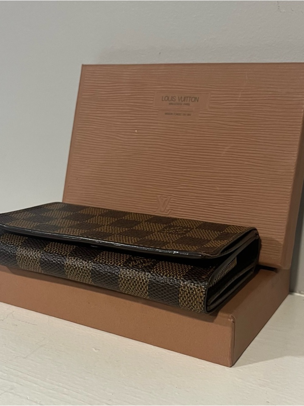✨Louis Vuitton Brown Damier Ebene Zip Around Wallet with Gold Hardware✨ - Picture 9 of 10